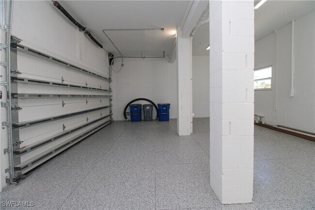 Building Photo - 4879 Esplanade St