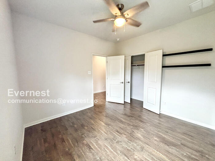 Building Photo - 14941 Running Deer Trail