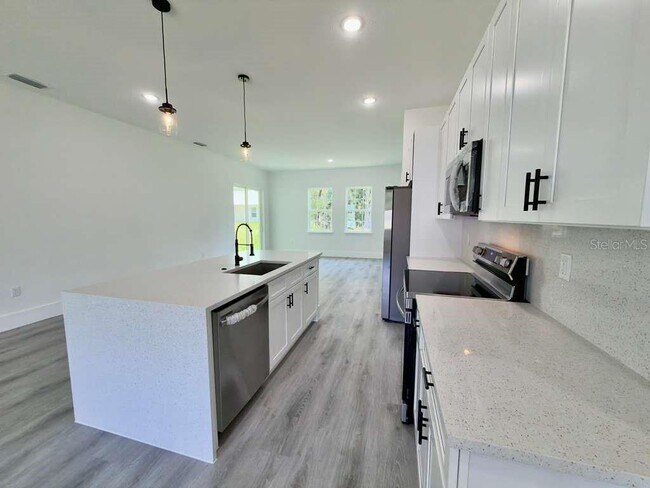 Building Photo - 15775 SW 59th Avenue Rd