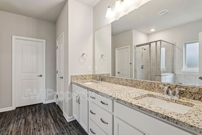 Building Photo - 5653 Oakworth St