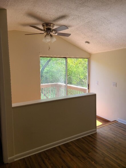 Building Photo - 3006 Elkdale Dr