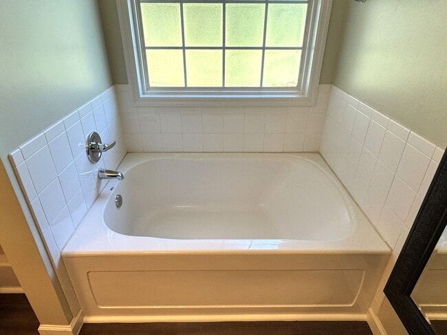 Building Photo - Comfort, Charm & Room for Everything You Love!
