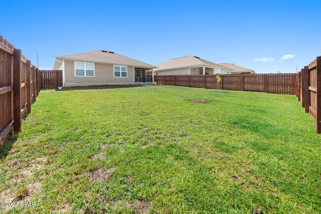 Building Photo - 5817 Viking Wy