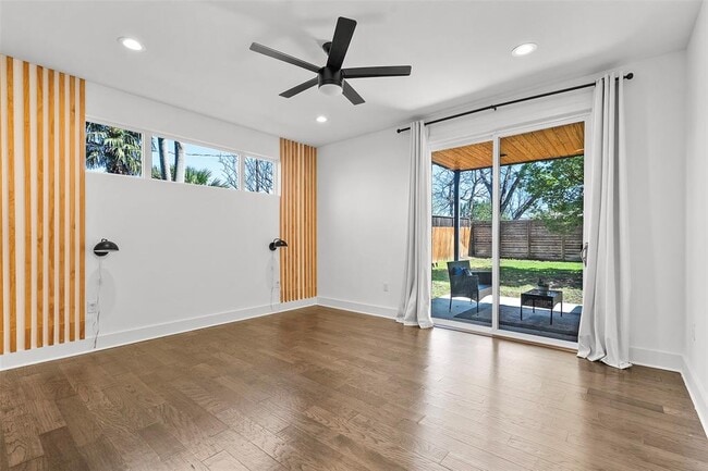 Building Photo - 7813 Mullen Dr