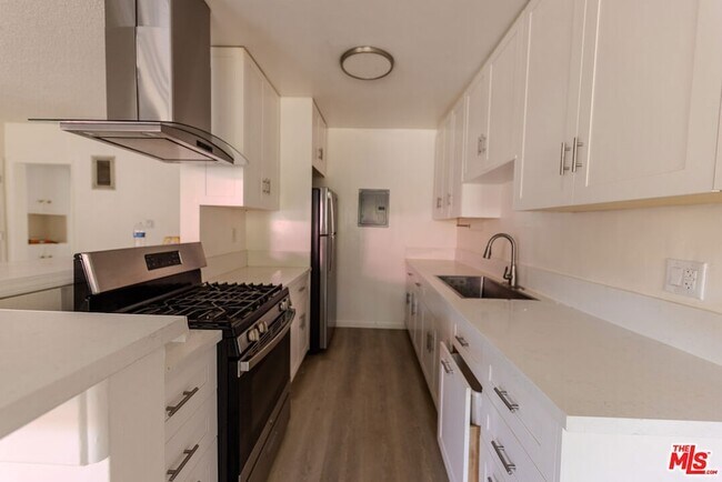 Building Photo - 1426 Orange Grove Ave