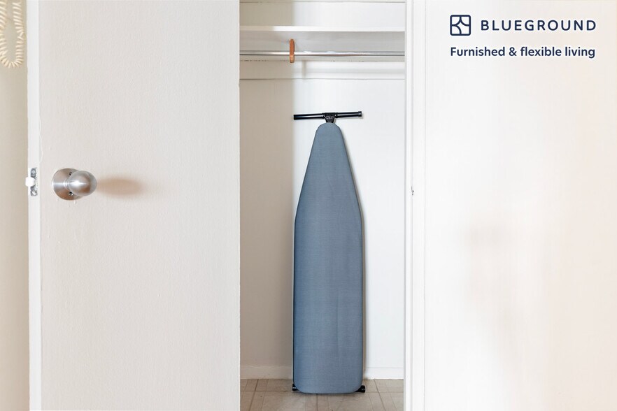 Building Photo - 300 E 51st St