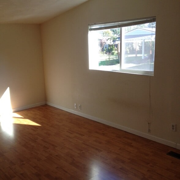 Building Photo - 7625 Tyee Rd