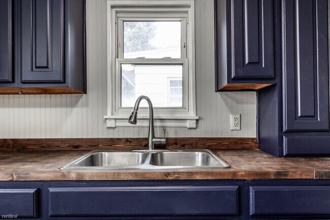 Building Photo - 2 br, 1 bath House - 2320 Hoyt Ave