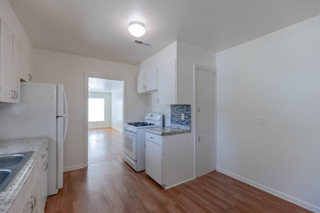 Building Photo - 214 Antrim Dr