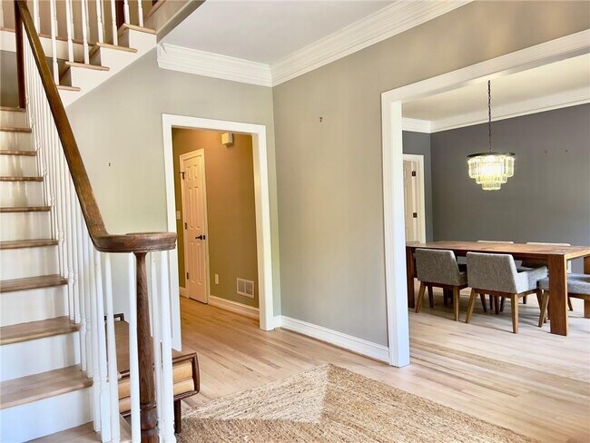 Building Photo - 2134 Briarlake Trace