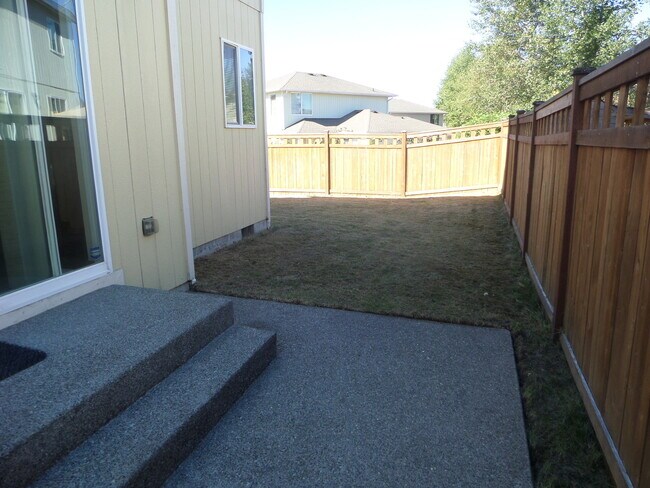 Building Photo - 1117 183 St Ct E