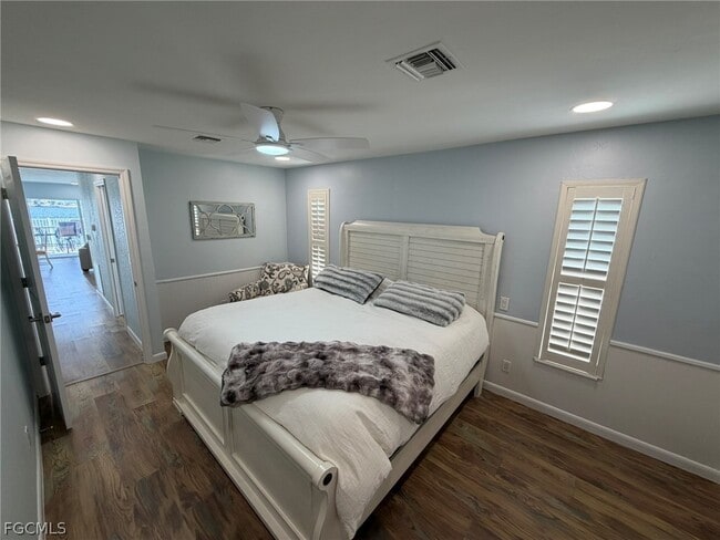 Building Photo - 4743 Pine Island Rd