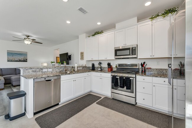 Building Photo - FULLY FURNISHED SPANISH SPRINGS HOME WITH HOT TUB & UTILITIES INCLUDED
