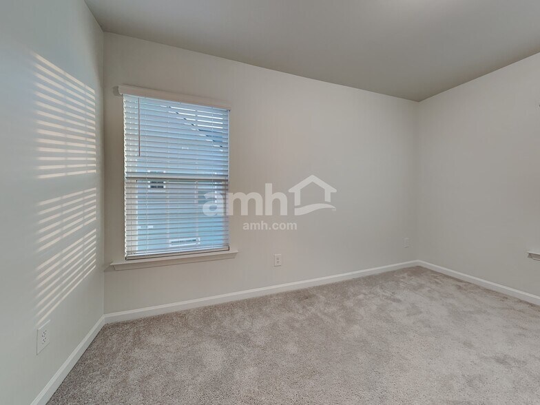 Building Photo - 139 Stagecoach Ave