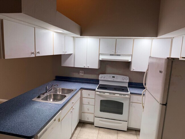 Building Photo - 2 Bed/1 bath Centrally Located~