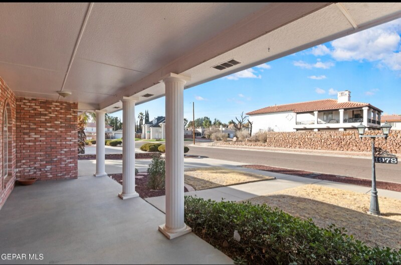 Building Photo - 1978 Paseo Del Prado Dr