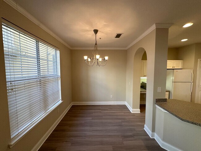 Building Photo - Spacious Downtown 1BR/1BA Condo with Pool View in Park North!!