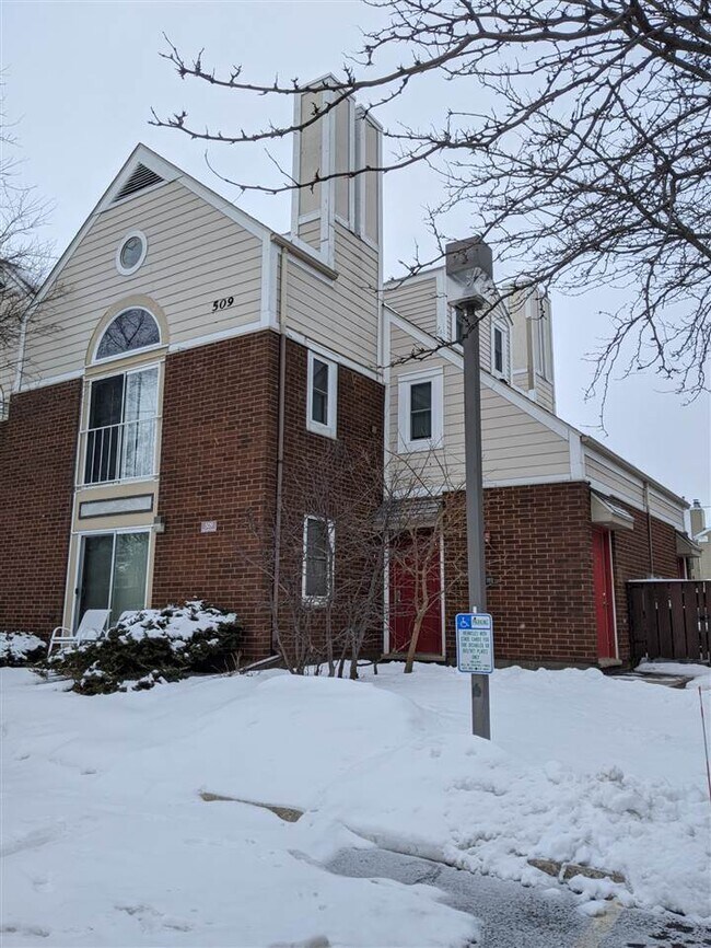 Building Photo - 509 D'onofrio Dr