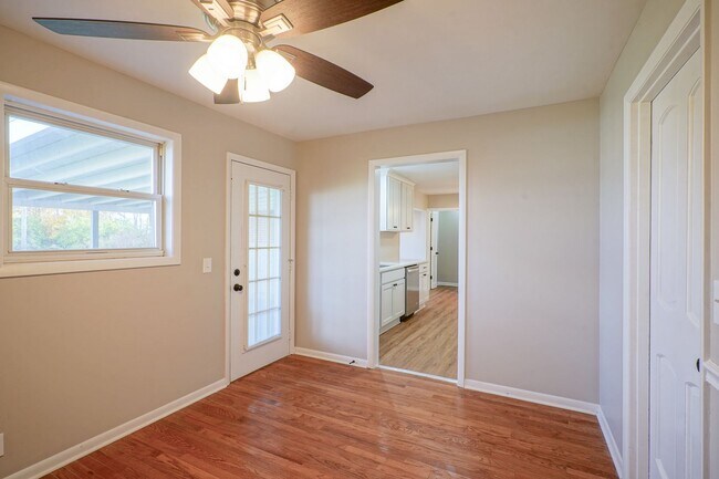 Building Photo - Recently Remodeled 4-Bedroom Home with Modern Upgrades & Spacious Yard in McCordsville