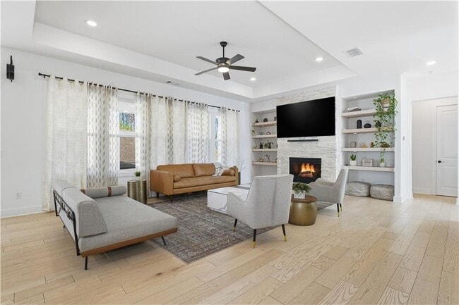 Building Photo - 415 Oakleigh Ave