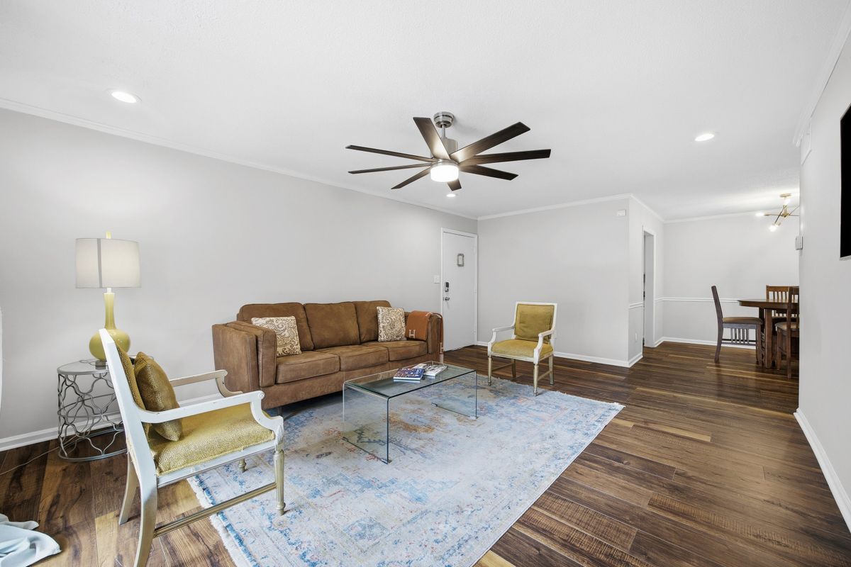 Building Photo - 4739 Hedgemore Dr