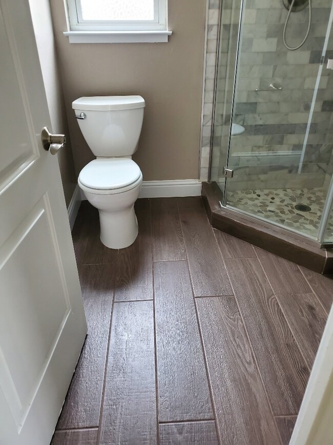 Building Photo - Beautiful 3 bd 2 bath house in Carmichael