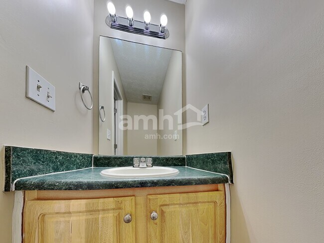 Building Photo - 705 Compton Ln