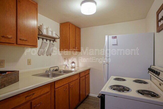 Building Photo - 1412 Cambridge Pl
