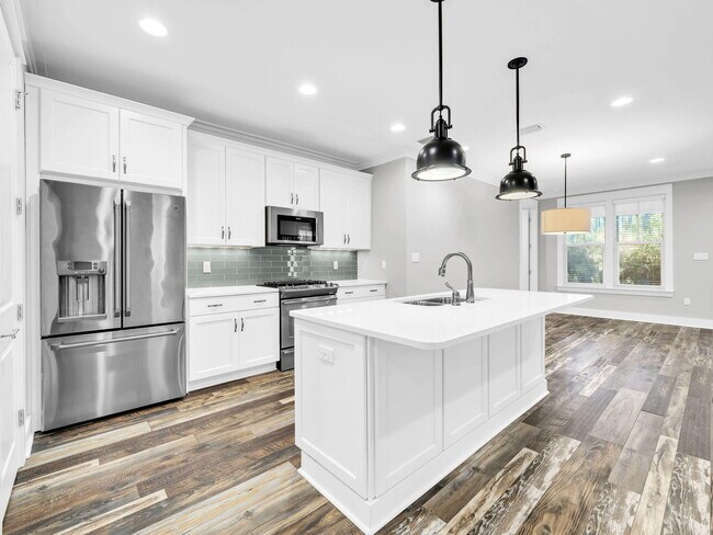 Building Photo - 741 Breakers Street