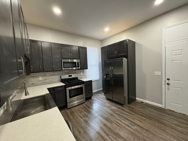 Kitchen - 206 S 16th St