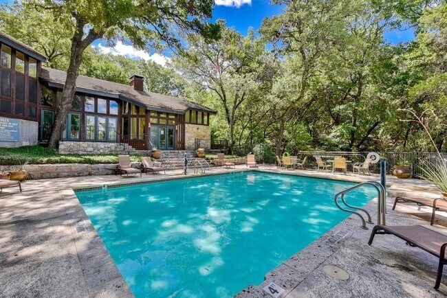 Building Photo - 4711 Spicewood Springs Rd