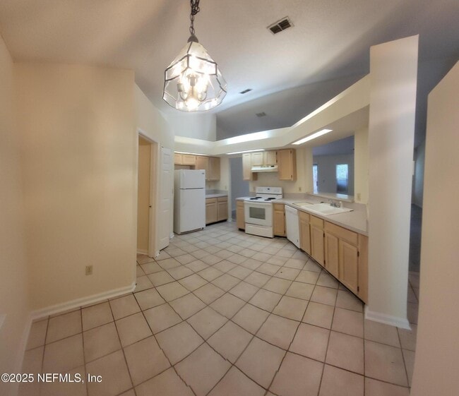 Building Photo - 1714 Chandelier Cir E