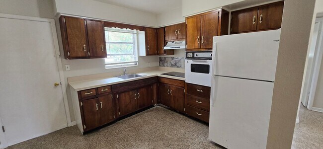 Building Photo - WR-2 Bliss Duplex