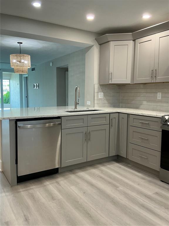 Building Photo - 7645 Sun Island Dr S