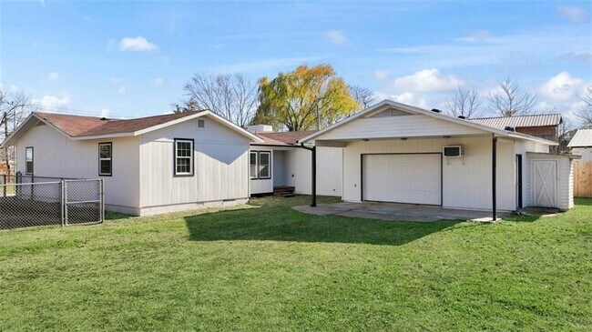 Building Photo - 5748 N Graham Rd