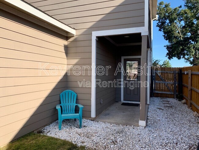 Building Photo - 1704 Los Olivios Wy