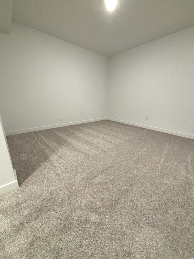 Building Photo - 10078 Loblobby Ln