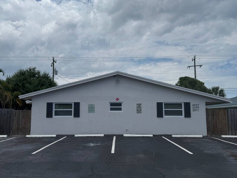 Building Photo - 2271 NW 52nd Ct