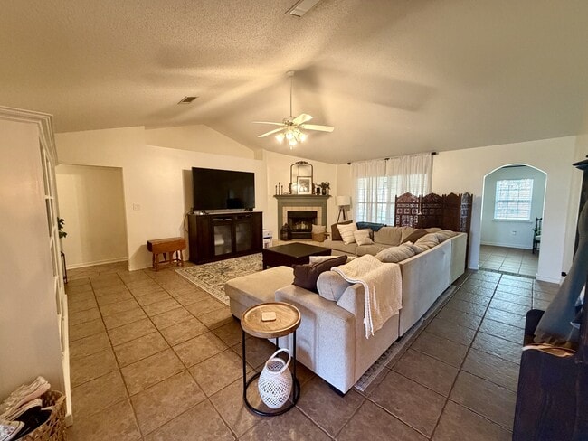 Building Photo - 3406 Hermitage Ct