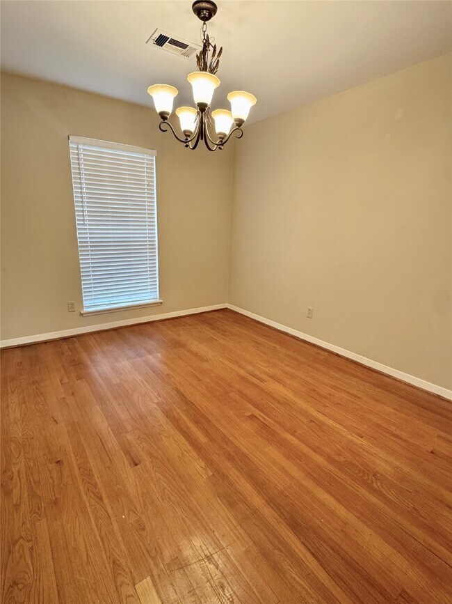 Building Photo - 8218 Edgemoor Dr