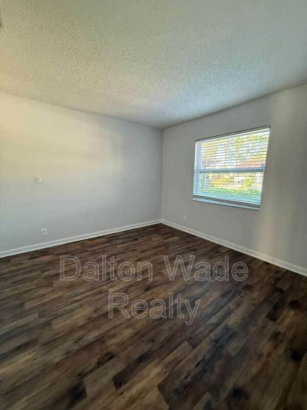 Building Photo - 2045 Sunset Grove Ln