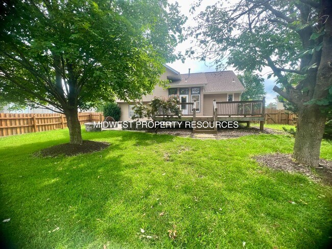 Building Photo - Stunning 3-Bedroom Home with Backyard Oasis!