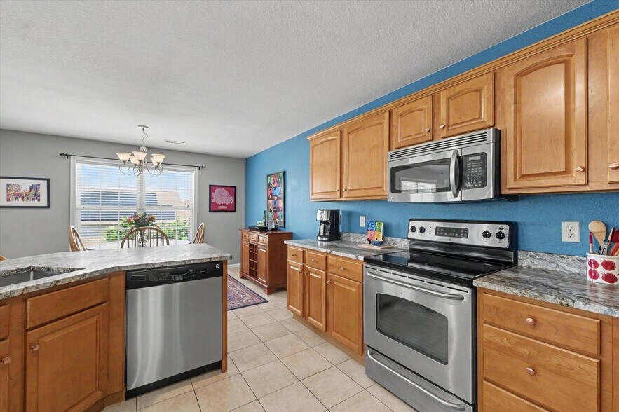 Building Photo - 106 Essex Ln