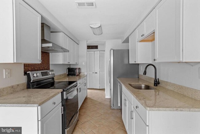 Building Photo - 121 Aspen Ct