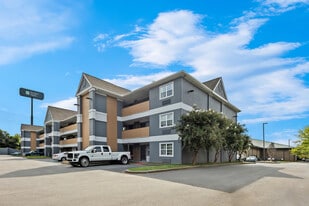 Building Photo - 214 Langley Pl