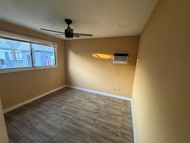 Building Photo - 2131 Lincoln St