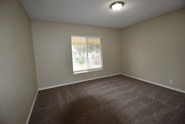 Building Photo - 10831 Rosecrans Ave