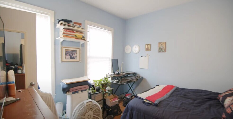 Building Photo - 6 Hingham St