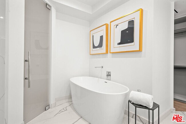 Building Photo - 10601 Wilshire Blvd