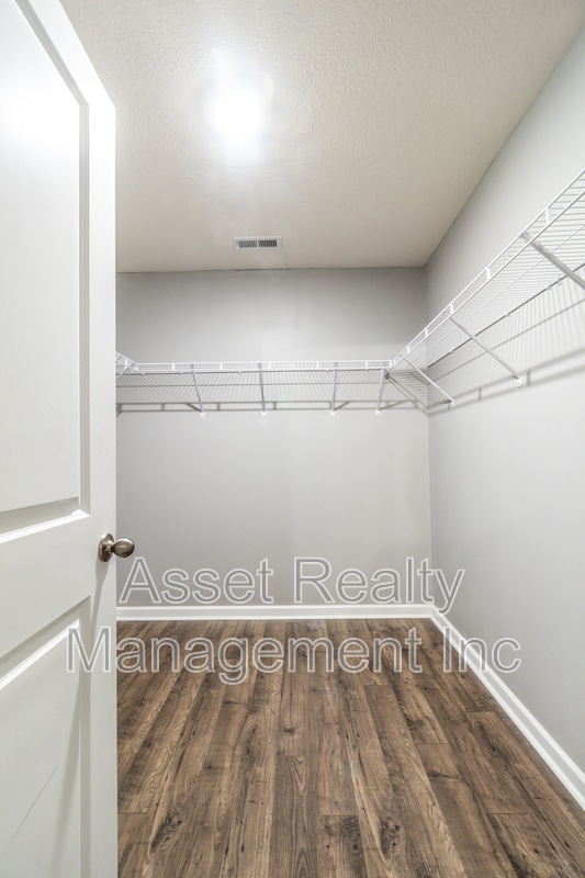 Building Photo - 1614 River Poppy Road
